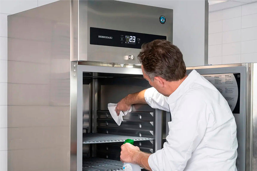 Cómo limpiar su refrigerador Hoshizaki
